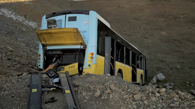 İETT otobüsü şarampole uçtu