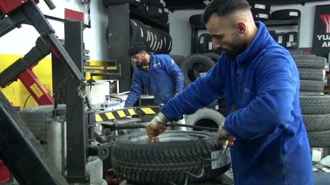 Lastikçilerde kış yoğunluğu