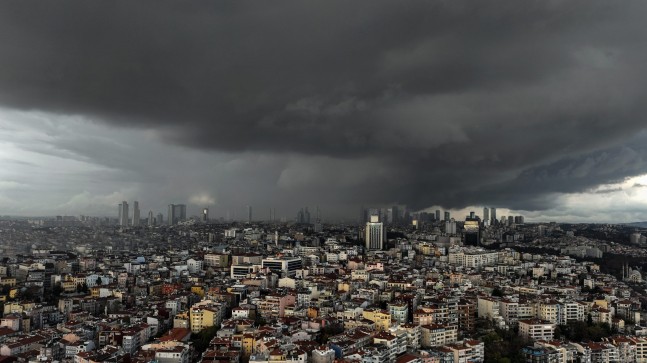 İstanbul’da gökyüzü karardı