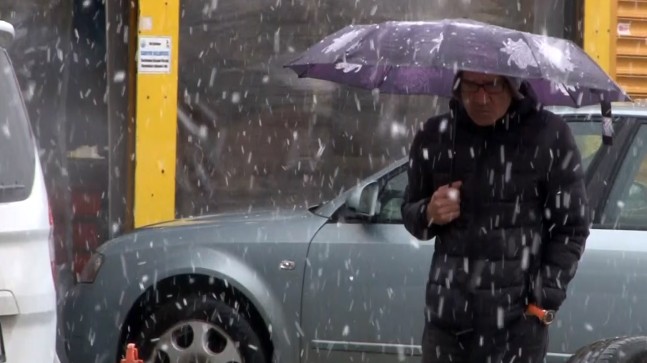 Kar yağışı Sarıyer’de etkili oluyor