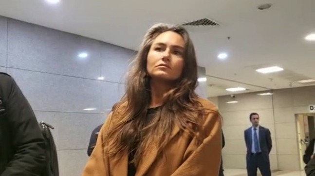 Eda Taşpınar hanımefendi, caminin ibadethane olduğunu bilmiyormuş (!)