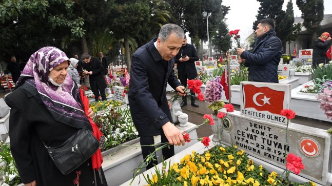 Çanakkale Şehitlerimiz, Edirnekapı Şehitliği’nde törenle anıldı