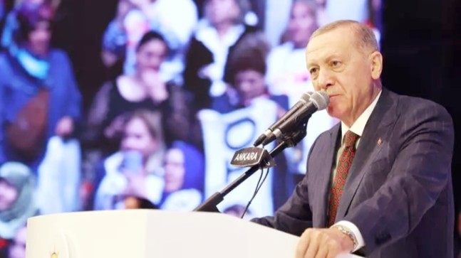 Erdoğan, yeniden AK Parti Genel Başkanı seçildi