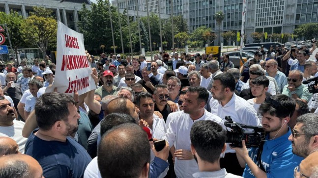 İBB, halk otobüsü esnafının 5 milyar alacağını ödemeyerek mağdur etti