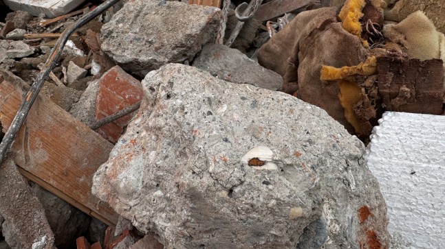 Bahçelievler’de çöken binanın deniz kumuyla yapıldığı ortaya çıktı