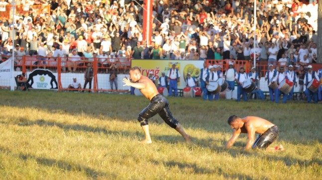 Tarihi Kırkpınar Yağlı Güreş Başpehlivanı Yusuf Can Zeybek oldu