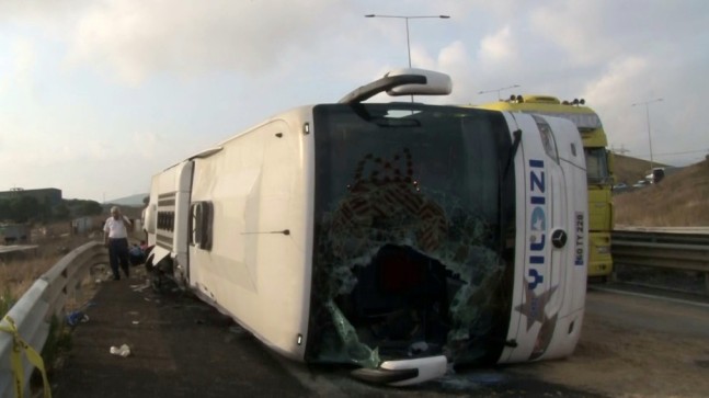 Kuzey Marmara Otoyolu’nda yolcu otobüsü devrildi: 3 ölü, 20 yaralı