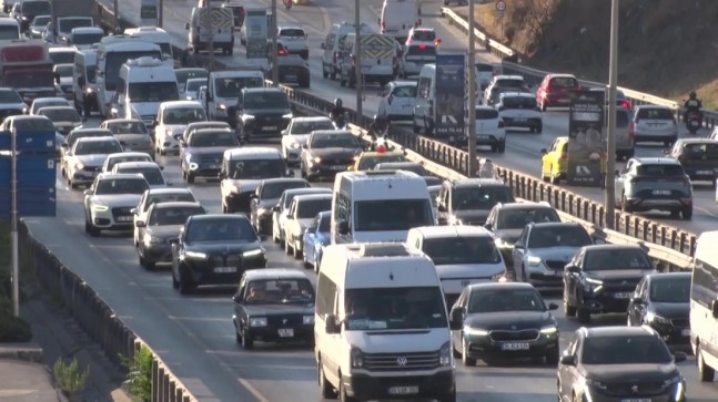 İstanbul’da iş çıkışında trafik yoğunluğu yüzde 72’ye ulaştı