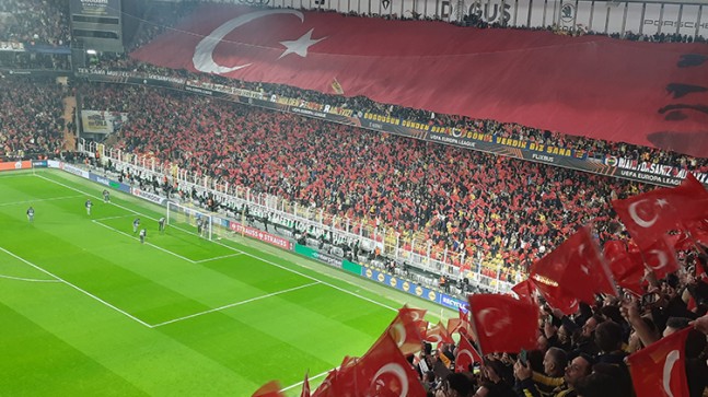 Stat Türk Bayraklarıyla donatıldı