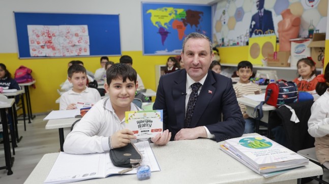 Bilinçli teknoloji seferberliği: 23 bin öğrenciye akıllı dijital eğitim seti 