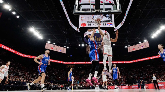 12 Dev Adam Sırbistan’ı yine yendi