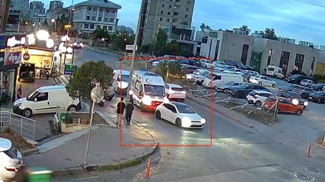 Ambulansa yol vermedi, aracından inerek ambulans şoförüne diklendi : 466 bin lira ceza