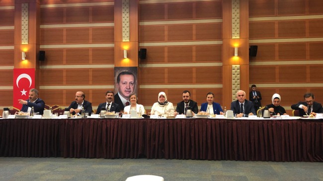 AK Parti milletvekili toplantılarında tepeden tırnağa değişim sinyali!