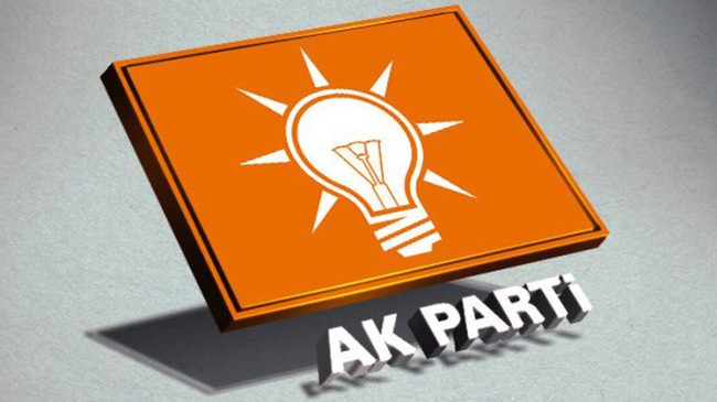 AK Parti’de 4 il başkanının istifası alındı
