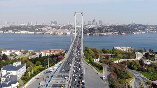 Köprülerde araç yoğunluğu