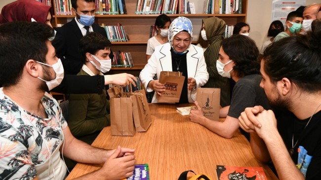 Türkiye’nin 8’inci AVM Kütüphanesi Sancaktepe’de açıldı