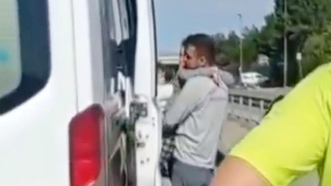 Trafik kazasında yaralanan 5 yaşındaki Ceren’e ilk müdahaleyi Tuzla Belediyesi personeli yaptı