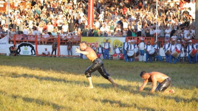 Tarihi Kırkpınar Yağlı Güreş Başpehlivanı Yusuf Can Zeybek oldu
