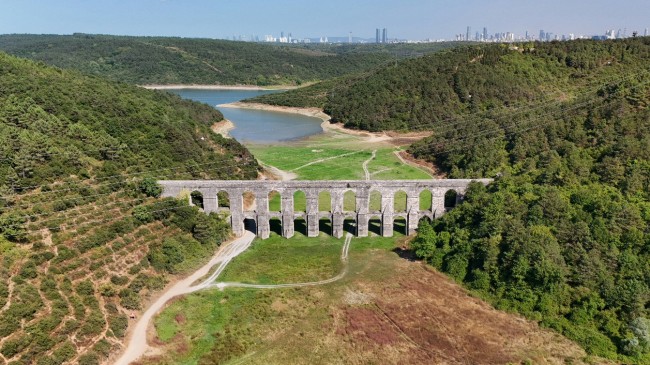 İstanbul barajlarında doluluk oranı yüzde 50’nin altına düştü, su miktarı azalan Alibey Barajı havadan görüntülendi