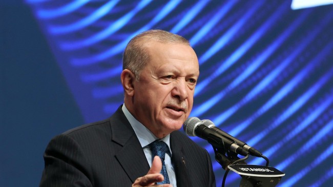 Cumhurbaşkanı Erdoğan’dan Özgür Özel’e tepki: “Manavgat’ta balya balya dolarları, altınları nasıl açıklayacak”