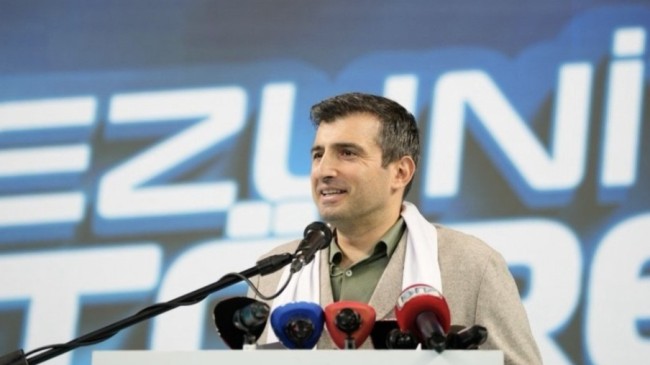 Selçuk Bayraktar mezun olan gençlere seslendi: “Bu güzel ülkenin geleceğinde sizlerin imzası olacak”