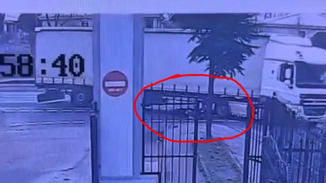 Başakşehir’de tırın altında kalan motosiklet sürücüsü ölümden döndü