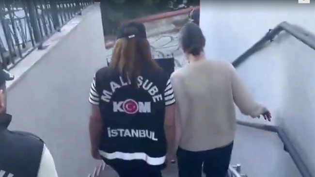Sinem Dedetaş gözaltına alındı