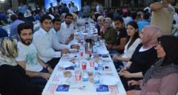 Marmaralı öğrenciler iftar sofrasında buluştu