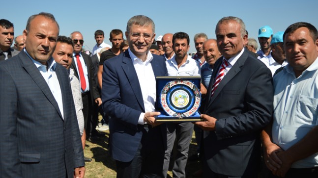Yozgatlılar, Üsküdar Belediye Başkanı Hilmi Türkmen’i bağrına bastı