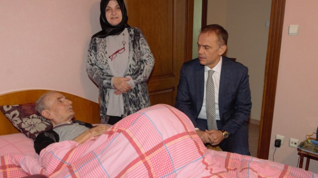 Başkan Poyraz’dan hasta ziyaretleri