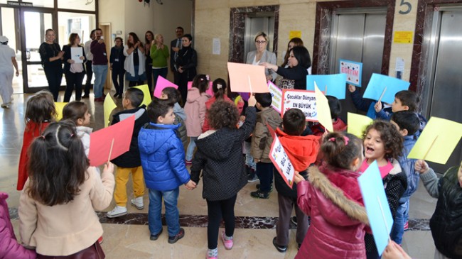 Kadıköy Belediyesi’ni çocuklar işgal etti