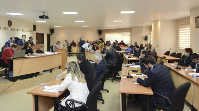 Maltepe Belediye Meclisi’nde başörtüsü tartışması
