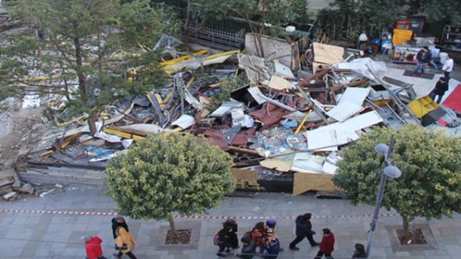 İBB, Kadıköy Belediyesi’nin pisliğini temizliyor..!!