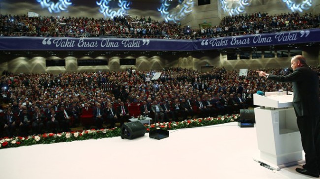 Cumhurbaşkanı Erdoğan gezicilerle paralelcilere yüklendi