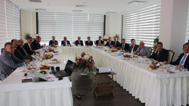 Sağlık Bakanı Mehmet Müezzinoğlu belediye başkanlarıyla buluştu