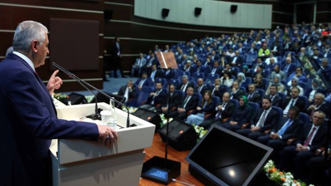 Başbakan Binali Yıldırım, il başkanlarını topladı