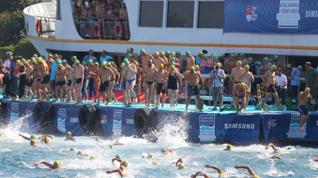 Samsung’dan yüzme yarışı