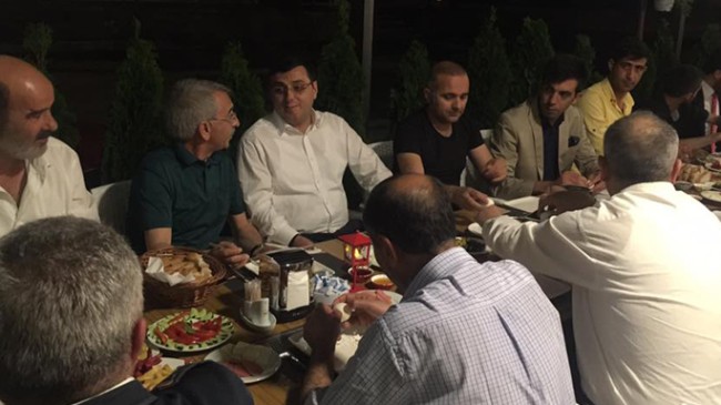 AK Parti Erzincan Milletvekili Av. Serkan Bayram, sofrasını basınla paylaştı