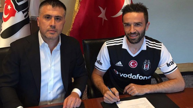 Beşiktaş Gökhan Gönül ile imzaladı
