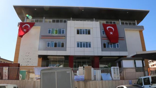 Çekmeköy’de haşhaşilerin okulu kapatıldı.