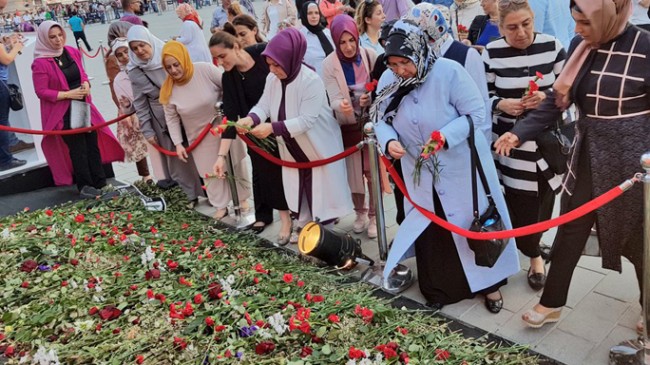 AK Kadınlar Taksim’de