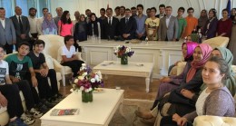 Başkan Türkmen, başarılı öğrencileri makamında ağırladı