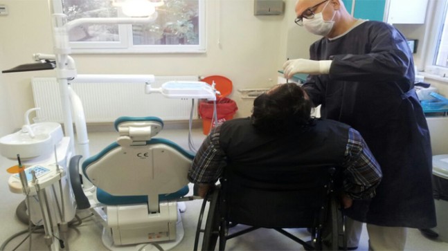 Çekmek Belediyesi’nden engellilere ücretsiz ağız bakım ve diş tedavisi