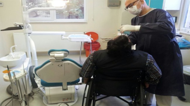 Çekmek Belediyesi’nden engellilere ücretsiz ağız bakım ve diş tedavisi