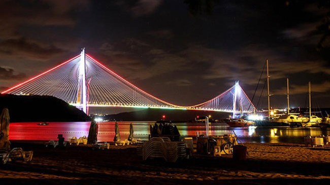 Yavuz Sultan Selim Köprüsü ışıl ışıl