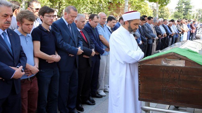 Cumhurbaşkanı Erdoğan, Taciser İçyer’in cenazesinde
