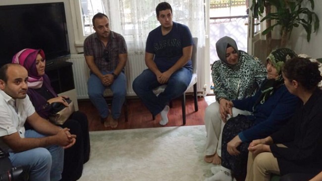 Bakan Kaya, Beykozlu Şehit ailesini ziyaret etti