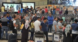İstanbul’un havalimanlarında tatil dönüşü yoğunluğu