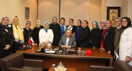 Başbakan Binali Yıldırım, İstanbul İl Kadın Kolları’nı ziyaret etti