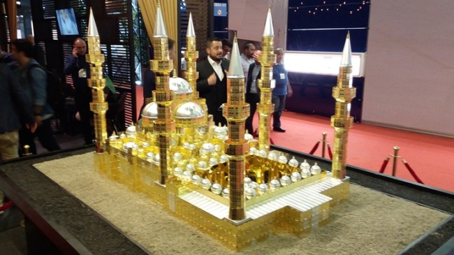 Çamlıca Camii altın makette